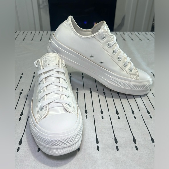 Converse Shoes - Converse All Star platform Sneakers. Size 9